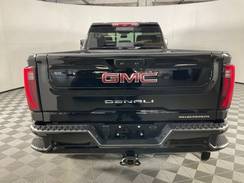 Used 2025 GMC Sierra 3500 Denali w/ Denali Reserve Package AWD/4WD image 5