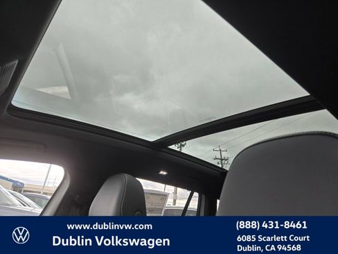 New 2026 Volkswagen Tiguan SE R-Line FWD image 14