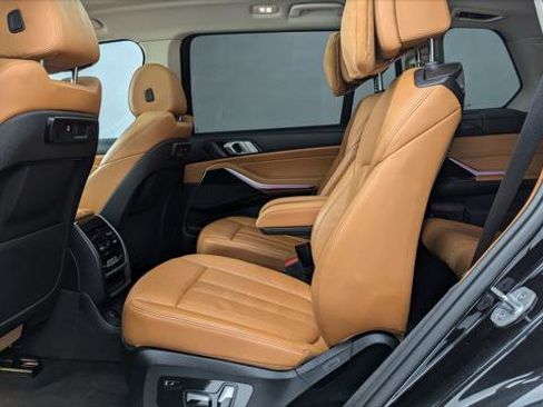 Used 2019 BMW X7 xDrive40i w/ Cold Weather Package image 17