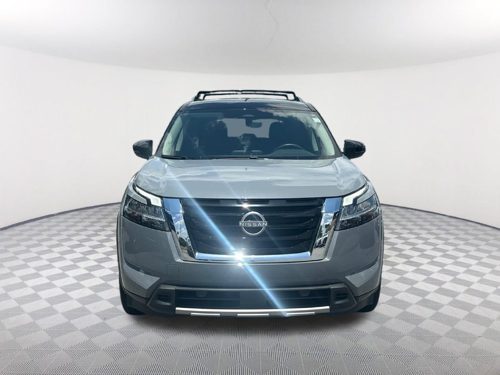 Used 2024 Nissan Pathfinder SL AWD/4WD image 2