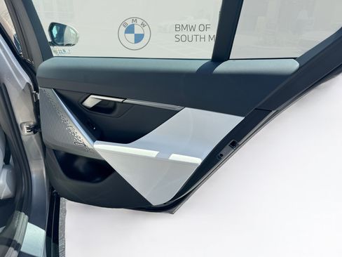 Used 2025 BMW i5 xDrive40 w/ M Sport Package AWD/4WD image 28