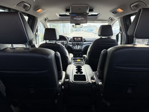 Used 2023 Honda Odyssey Elite image 12