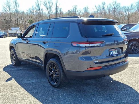 Used 2024 Jeep Grand Cherokee L Laredo AWD/4WD image 8