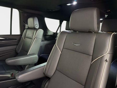 Used 2024 Cadillac Escalade ESV Sport w/ Touring Package AWD/4WD image 34