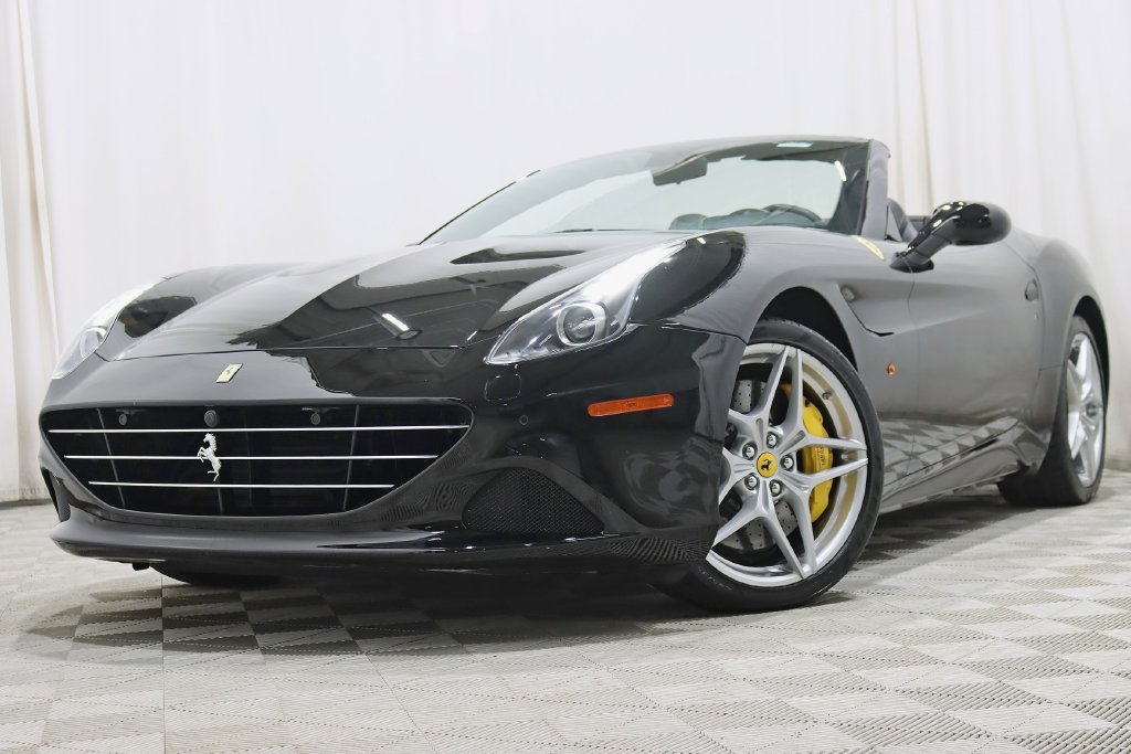 Used 2016 Ferrari California T RWD image 7