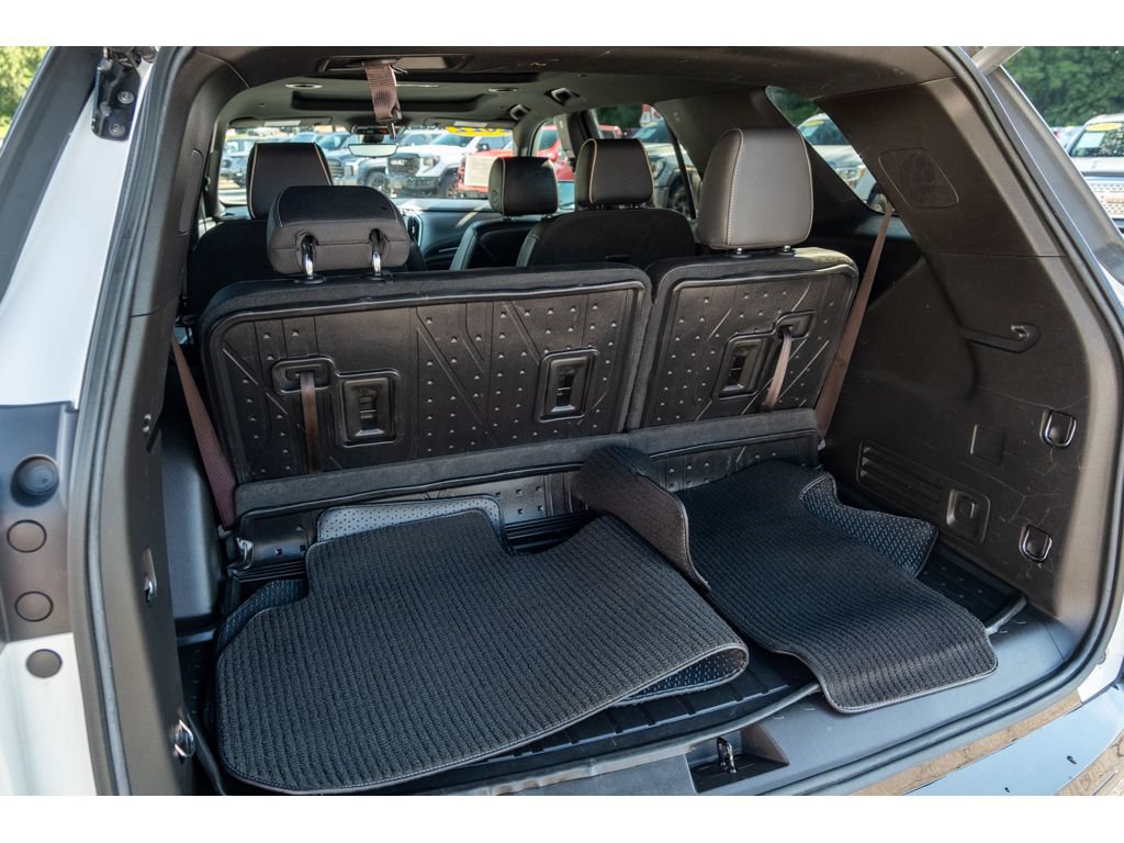 Used 2022 Chevrolet Traverse Premier w/ Redline Edition FWD image 36