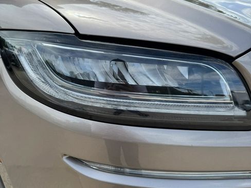 Used 2019 Lincoln Nautilus Select FWD image 9