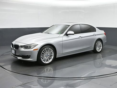 Used 2014 BMW 328d xDrive Sedan AWD/4WD image 3