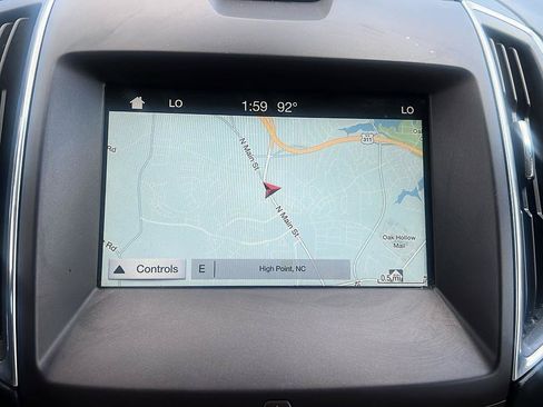 Used 2018 Ford Edge Titanium w/ Equipment Group 301A FWD image 15