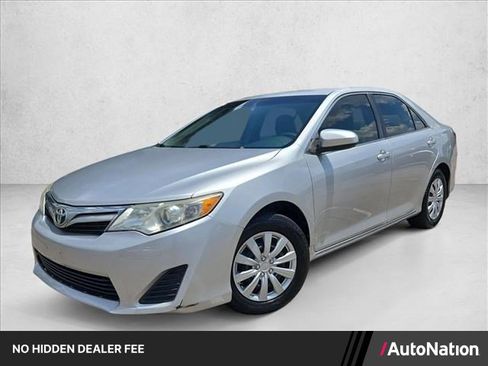 Used 2013 Toyota Camry LE FWD image 1