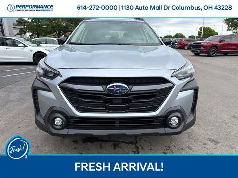Used 2025 Subaru Outback Premium w/ Popular Package #1 AWD/4WD image 3