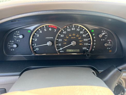 Used 2007 Toyota Sequoia SR5 w/ Preferred Pkg w/ Heated Seats AWD/4WD image 13