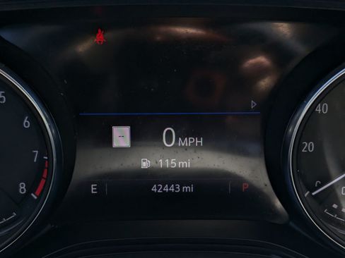 Used 2021 Buick Encore GX Essence w/ Advanced Technology Package FWD image 13