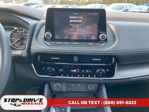 Used 2021 Nissan Rogue SV w/ Premium Package image 12