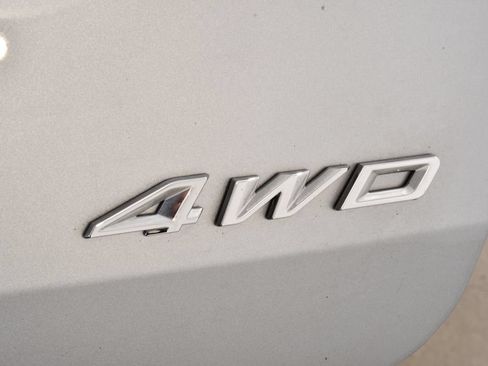 Used 2024 Ford Explorer XLT w/ Equipment Group 202A AWD/4WD image 22