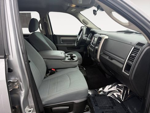 Used 2020 RAM 1500 Classic SLT image 19