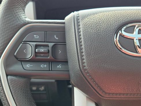 Used 2025 Toyota Tundra Limited AWD/4WD image 47