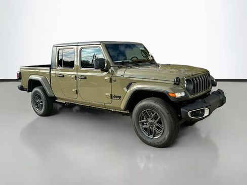 New 2026 Jeep Gladiator Sport AWD/4WD image 3