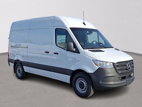 Used 2026 Mercedes-Benz Sprinter 2500 image 3