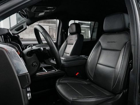 Used 2025 GMC Yukon XL Denali image 26
