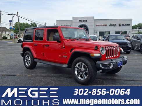 Used 2019 Jeep Wrangler Unlimited Sahara w/ Cold Weather Group AWD/4WD image 1