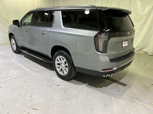 Certified 2025 Chevrolet Suburban Premier image 8