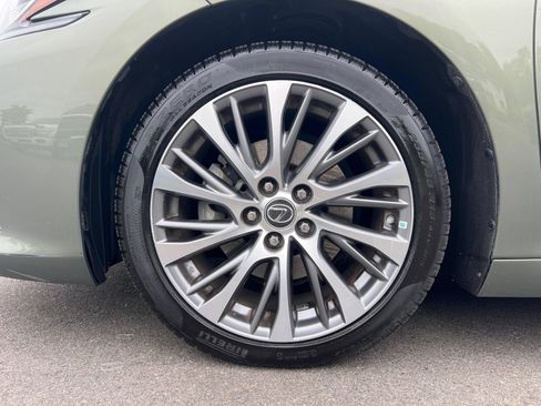Used 2019 Lexus ES 350 w/ Premium Package FWD image 9