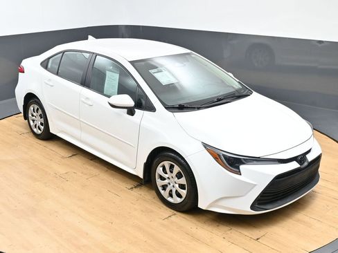 Used 2024 Toyota Corolla LE FWD image 8