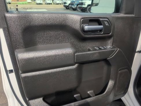 Used 2020 Chevrolet Silverado 1500 Custom w/ Custom Value Package AWD/4WD image 16