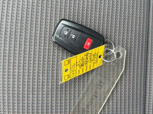 Used 2023 Toyota Highlander L image 29