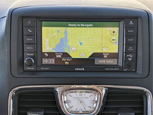 Used 2014 Chrysler Town & Country Touring-L w/ Driver Convenience Group image 16