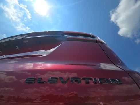 Used 2024 GMC Acadia Elevation FWD image 9