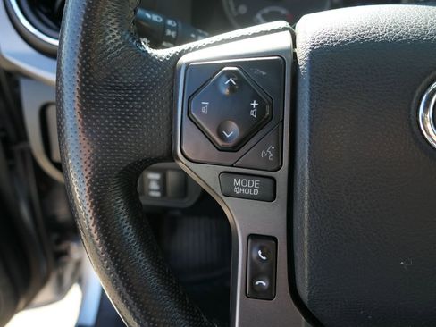 Used 2020 Toyota Tacoma TRD Off-Road image 13