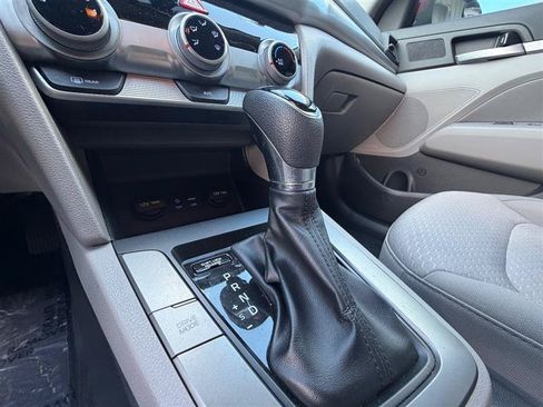 Used 2019 Hyundai Elantra SEL FWD image 16