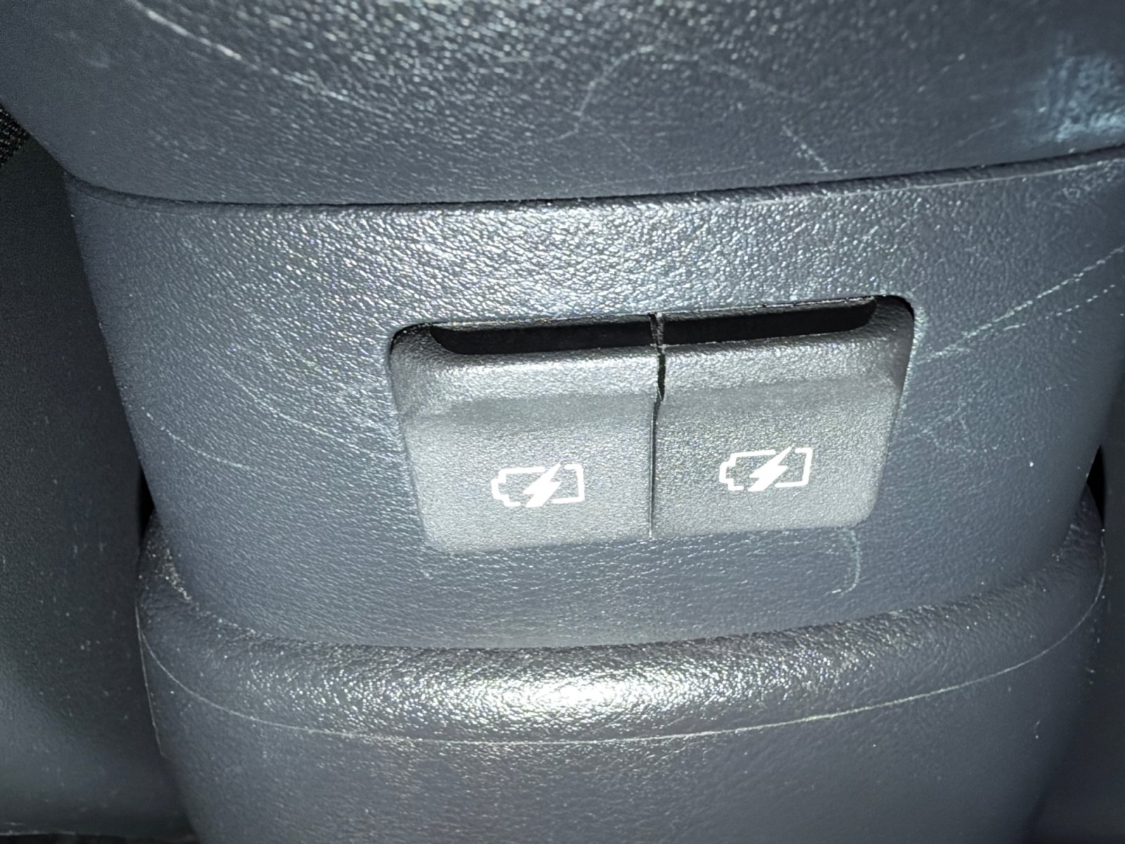 Used 2022 Nissan Kicks S FWD image 31