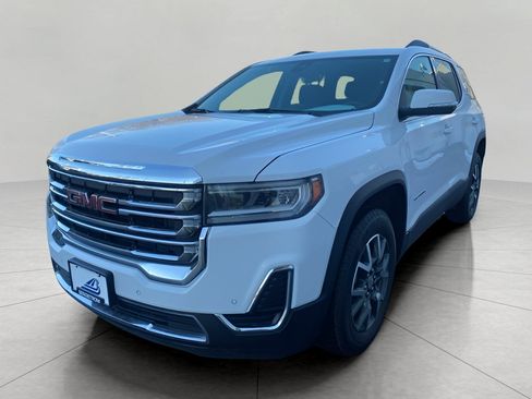 Used 2023 GMC Acadia SLE w/ Driver Convenience Package image 3