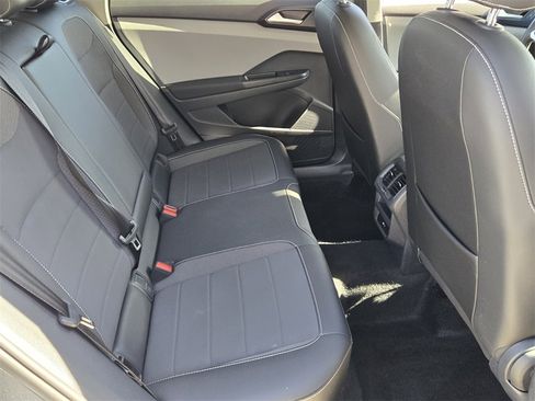 Used 2022 Volkswagen Taos SE w/ Driver Assistance Package image 18