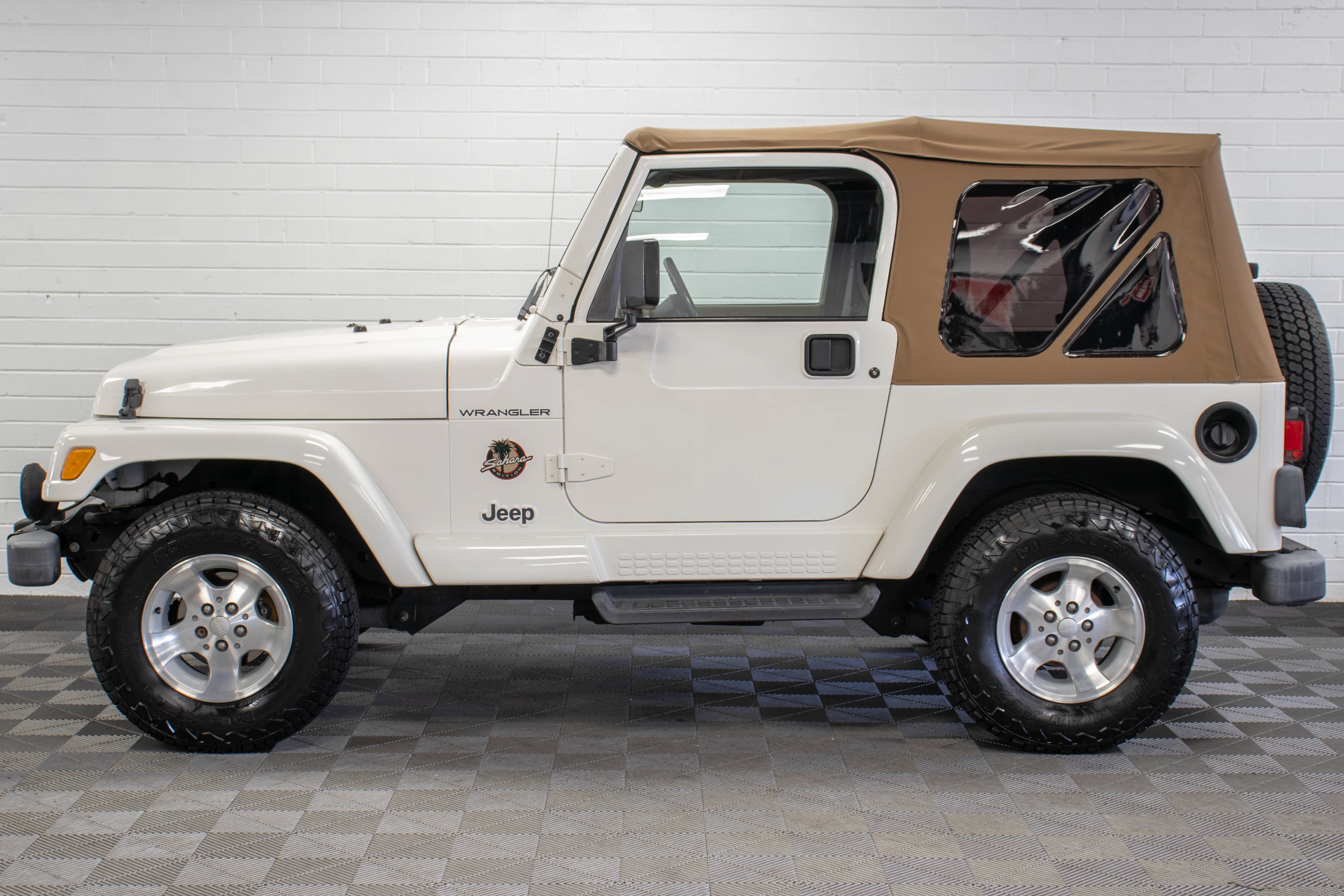 Used 2002 Jeep Wrangler Sahara AWD/4WD image 6