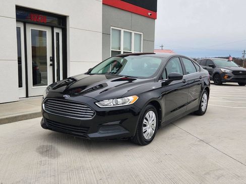 Used 2013 Ford Fusion S FWD image 2