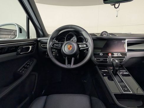 New 2026 Porsche Macan image 21