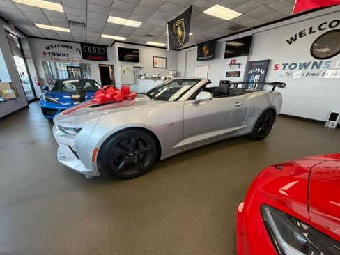 Used 2018 Chevrolet Camaro SS RWD image 14