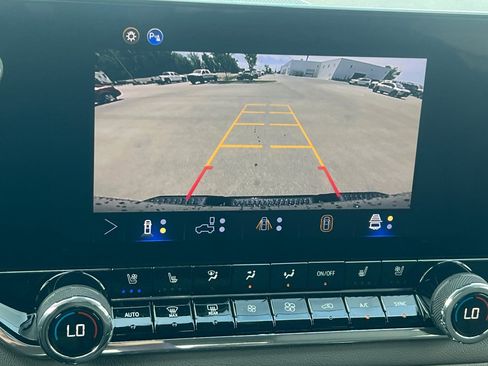 New 2026 Chevrolet Colorado ZR2 w/ Technology Package AWD/4WD image 16