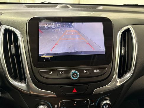 Used 2019 Chevrolet Equinox LT w/ Sun & Navigation Package AWD/4WD image 17