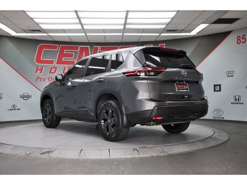 New 2026 Nissan Rogue SV FWD image 4