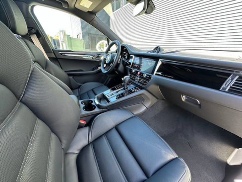 Used 2026 Porsche Macan S AWD/4WD image 40