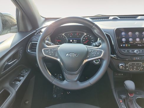 Used 2022 Chevrolet Equinox RS w/ Infotainment Package FWD image 12