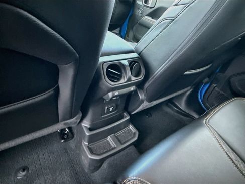 Used 2023 Jeep Wrangler Unlimited Sahara AWD/4WD image 30