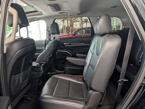 Used 2021 Kia Telluride S image 7