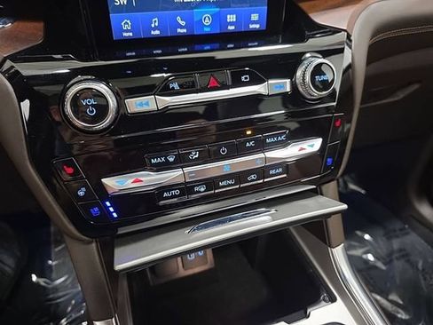 Used 2023 Ford Explorer King Ranch w/ Technology Package AWD/4WD image 24