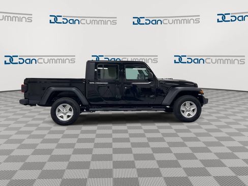 Used 2020 Jeep Gladiator Sport w/ Quick Order Package 24S AWD/4WD image 9